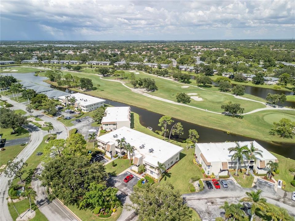 For Rent: $1,600 (1 beds, 1 baths, 954 Square Feet)