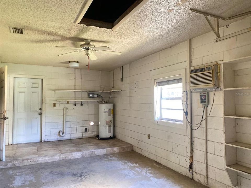 合同活跃: $268,900 (3 贝兹, 2 浴室, 1269 平方英尺)