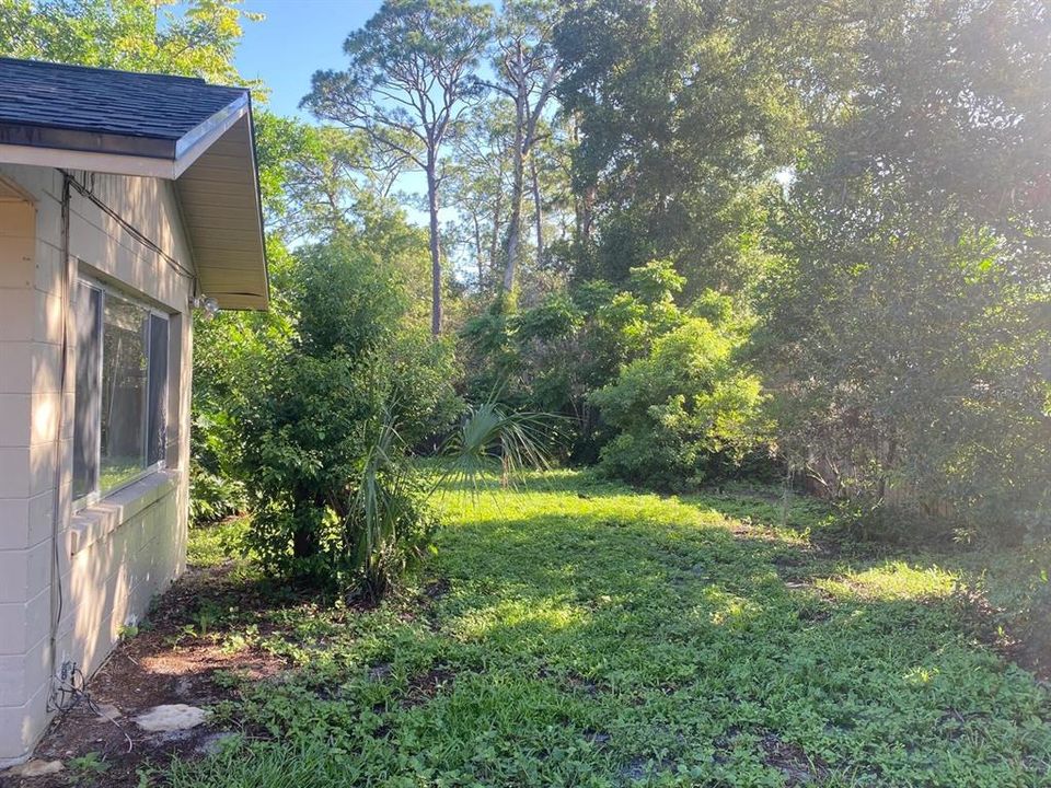 合同活跃: $268,900 (3 贝兹, 2 浴室, 1269 平方英尺)