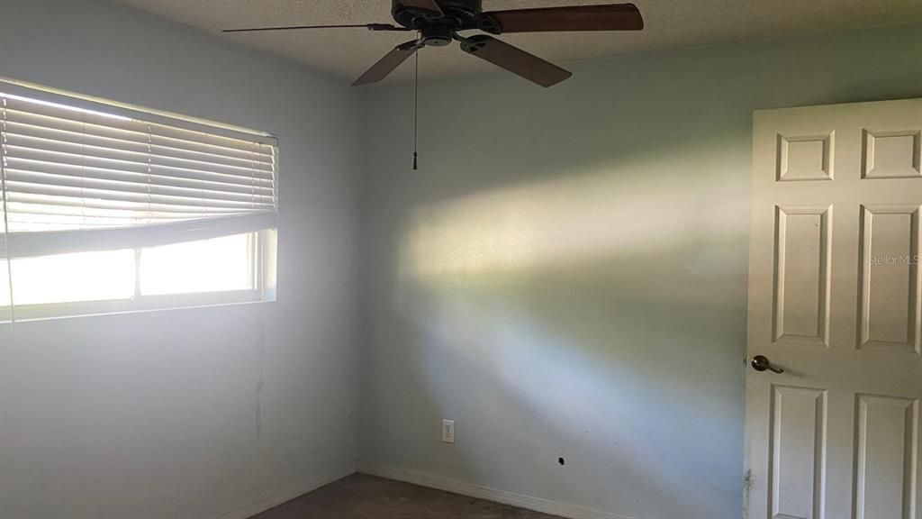 合同活跃: $268,900 (3 贝兹, 2 浴室, 1269 平方英尺)