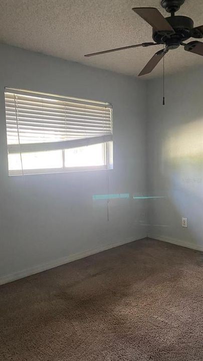 合同活跃: $268,900 (3 贝兹, 2 浴室, 1269 平方英尺)