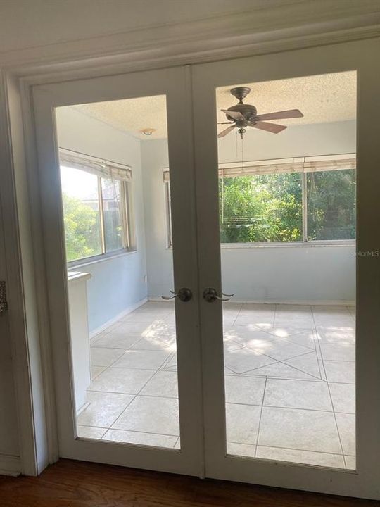 合同活跃: $268,900 (3 贝兹, 2 浴室, 1269 平方英尺)