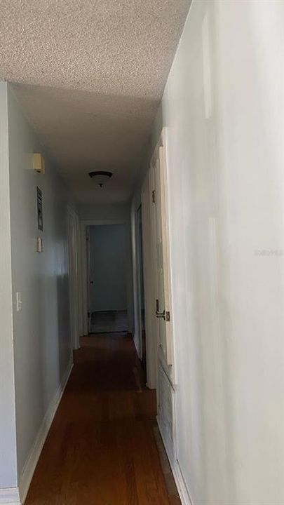 合同活跃: $268,900 (3 贝兹, 2 浴室, 1269 平方英尺)