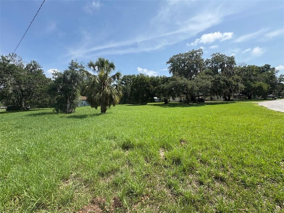 合同活跃: $210,000 (2 贝兹, 1 浴室, 957 平方英尺)