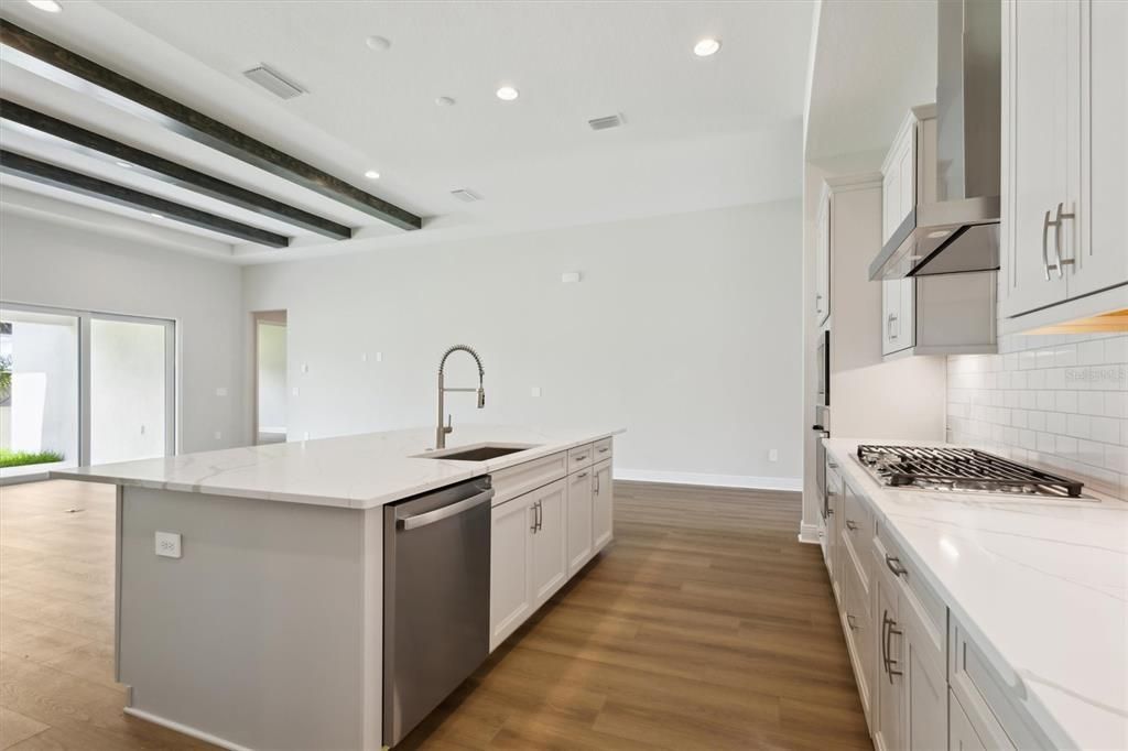 For Sale: $899,990 (5 beds, 4 baths, 4142 Square Feet)