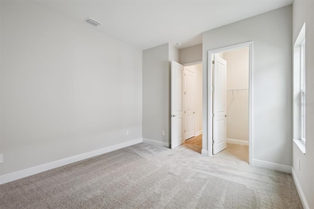 For Sale: $899,990 (5 beds, 4 baths, 4142 Square Feet)