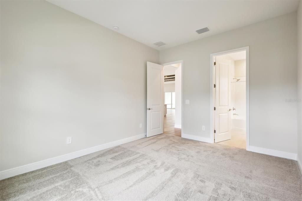 For Sale: $899,990 (5 beds, 4 baths, 4142 Square Feet)