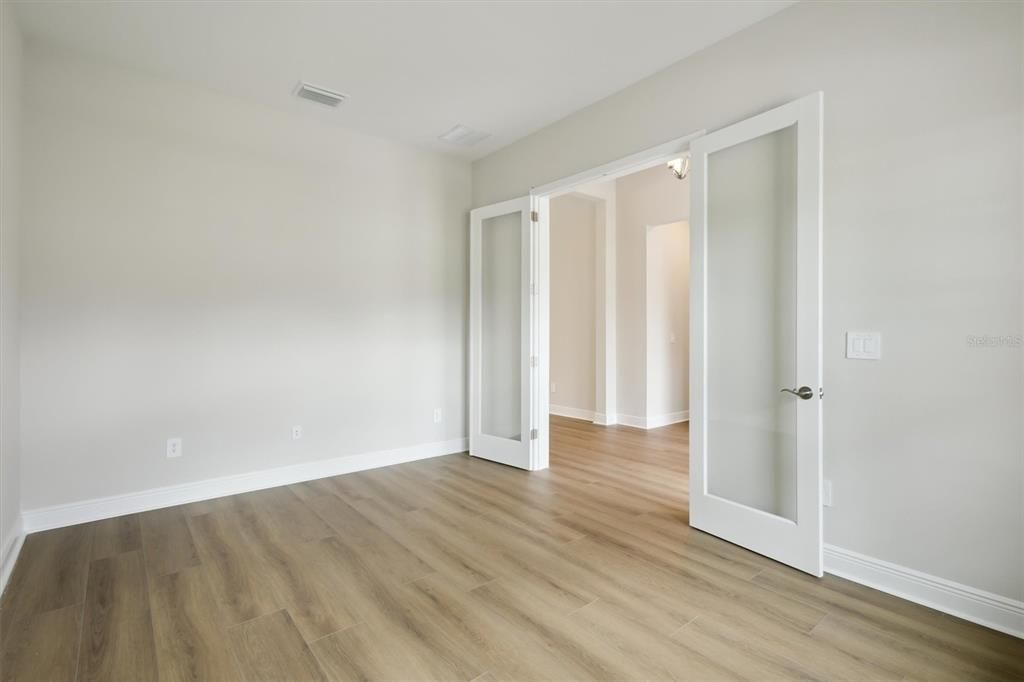 For Sale: $899,990 (5 beds, 4 baths, 4142 Square Feet)