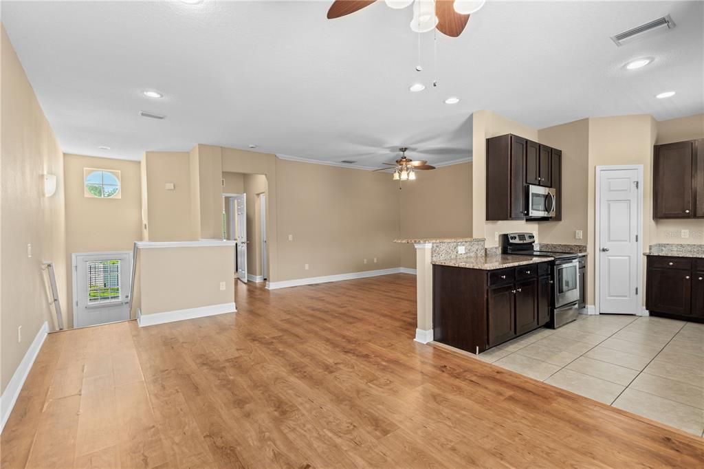 For Sale: $445,900 (3 beds, 2 baths, 1696 Square Feet)