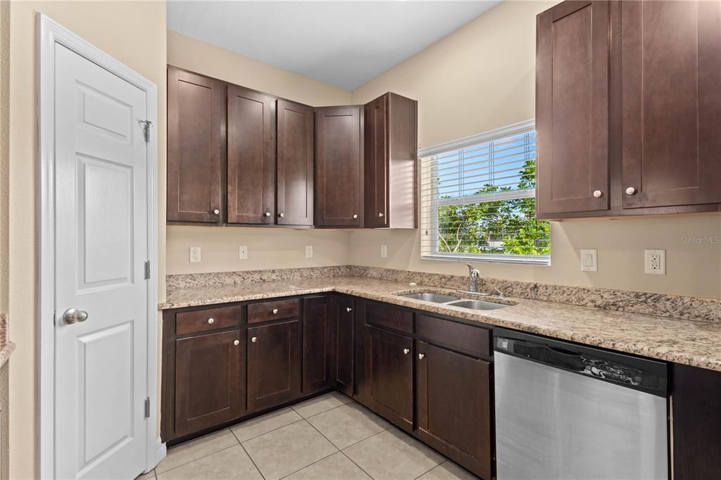 For Sale: $445,900 (3 beds, 2 baths, 1696 Square Feet)
