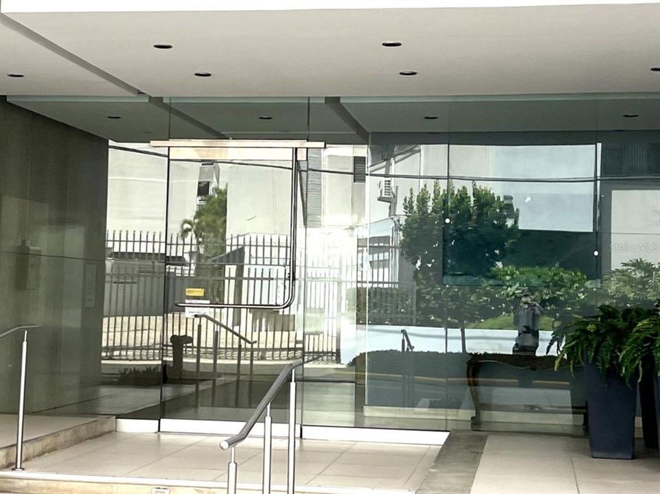 Под контрактом: $685,000 (3 спален, 2 ванн, 1500 Квадратных фут)