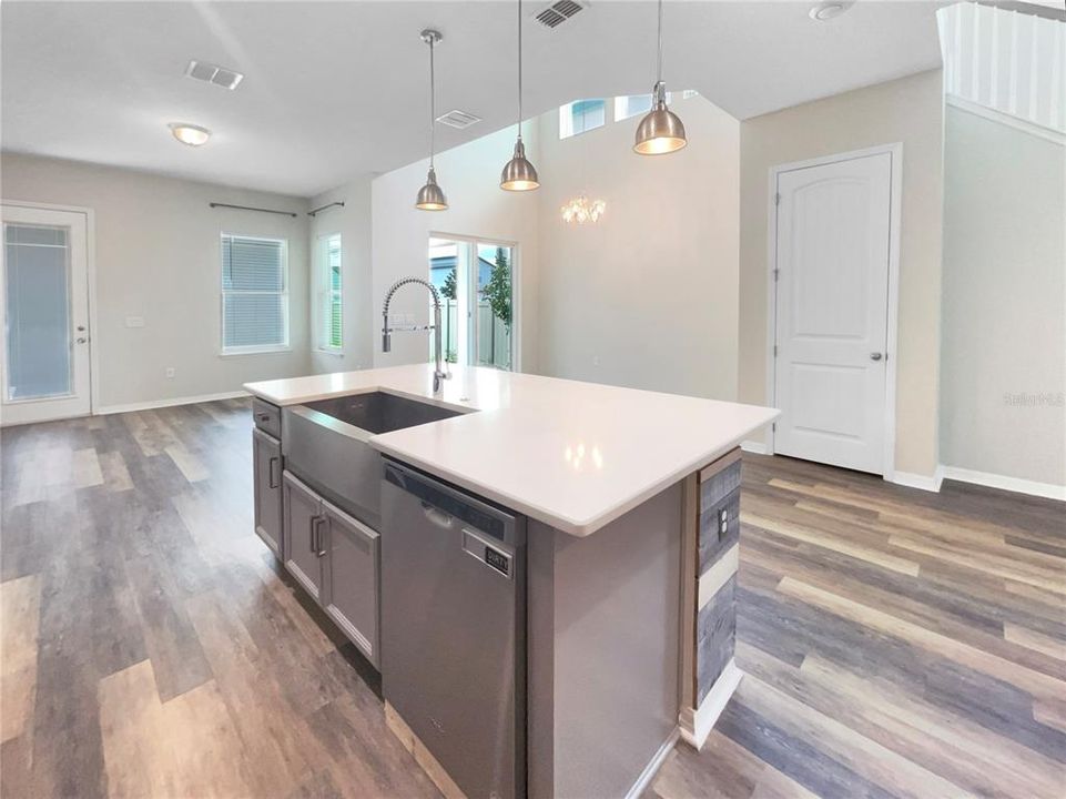 Active With Contract: $455,000 (3 beds, 2 baths, 2089 Square Feet)