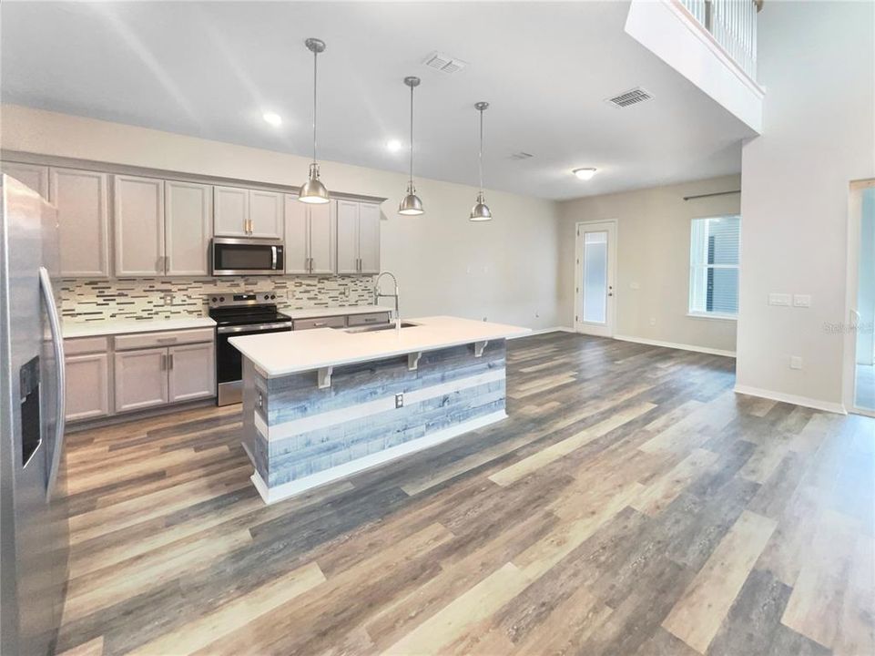 Active With Contract: $455,000 (3 beds, 2 baths, 2089 Square Feet)