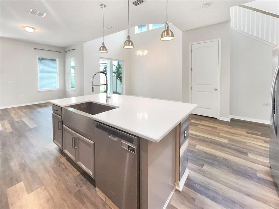 Active With Contract: $455,000 (3 beds, 2 baths, 2089 Square Feet)