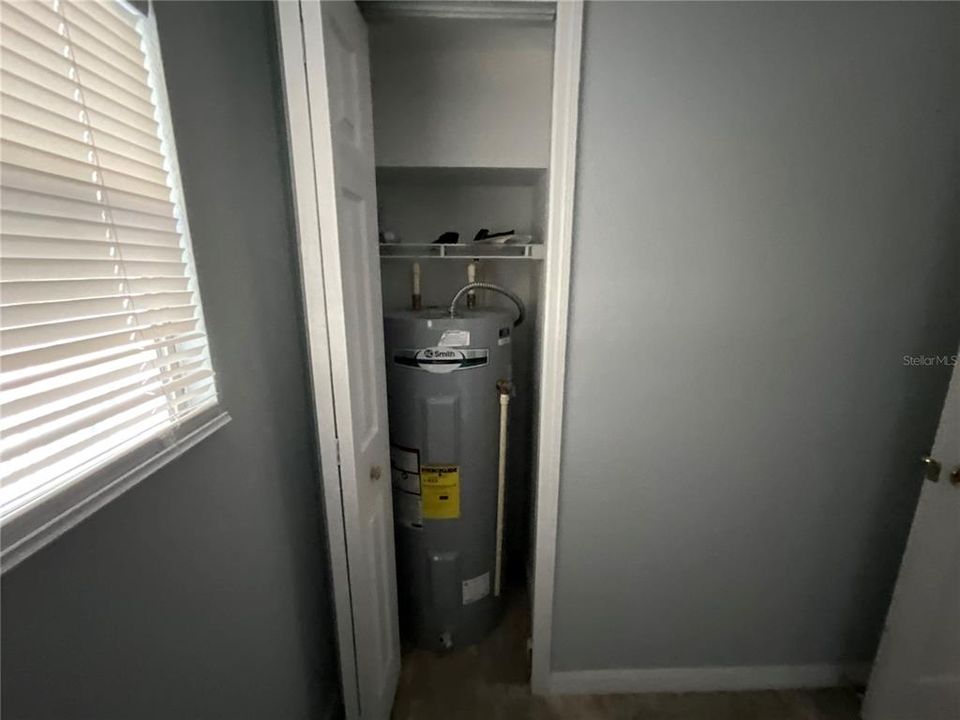 Active With Contract: $147,500 (2 beds, 1 baths, 696 Square Feet)