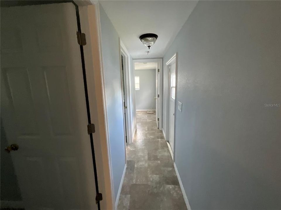 Active With Contract: $147,500 (2 beds, 1 baths, 696 Square Feet)