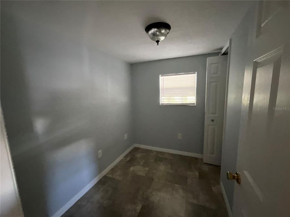 Active With Contract: $147,500 (2 beds, 1 baths, 696 Square Feet)