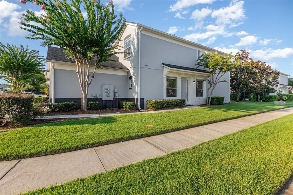 合同活跃: $339,900 (2 贝兹, 3 浴室, 2059 平方英尺)