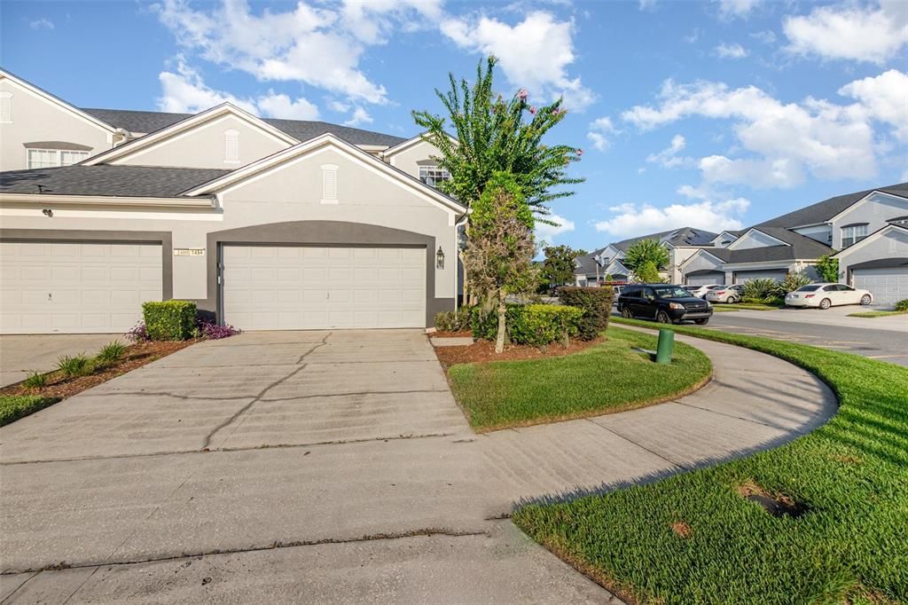 合同活跃: $339,900 (2 贝兹, 3 浴室, 2059 平方英尺)