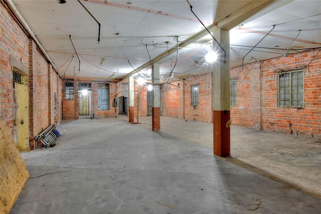 待售: $1,290,000 (0 贝兹, 0 浴室, 21236 平方英尺)