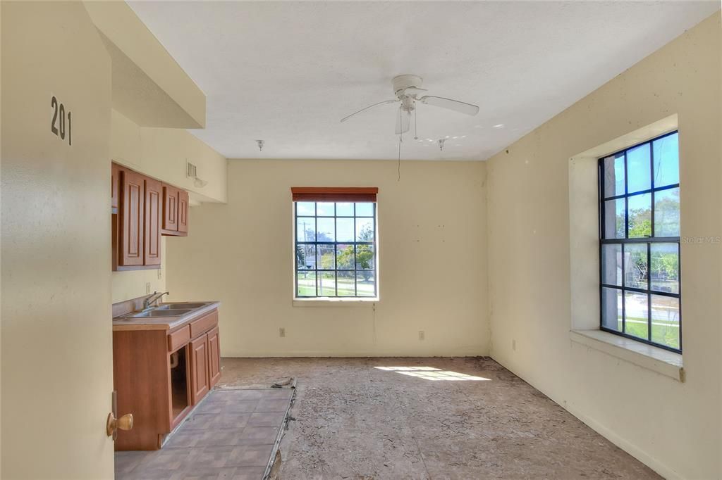 待售: $1,290,000 (0 贝兹, 0 浴室, 21236 平方英尺)