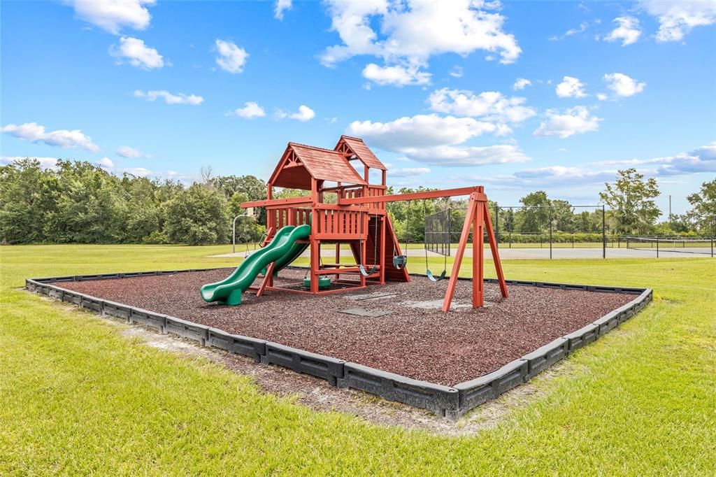 For Sale: $535,000 (4 beds, 2 baths, 3062 Square Feet)