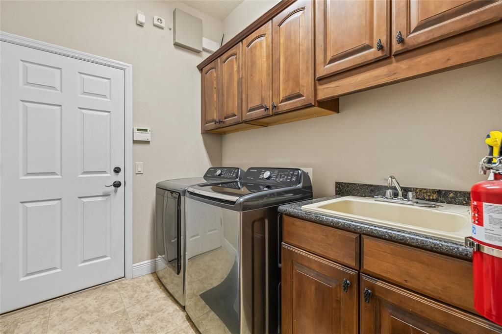 For Sale: $535,000 (4 beds, 2 baths, 3062 Square Feet)