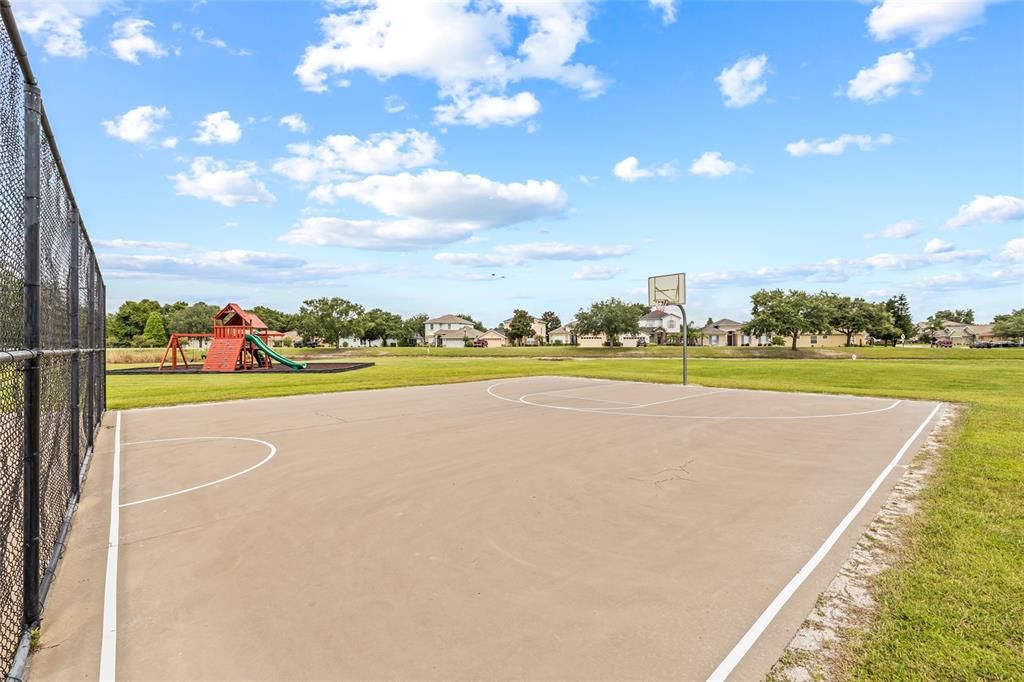 For Sale: $535,000 (4 beds, 2 baths, 3062 Square Feet)