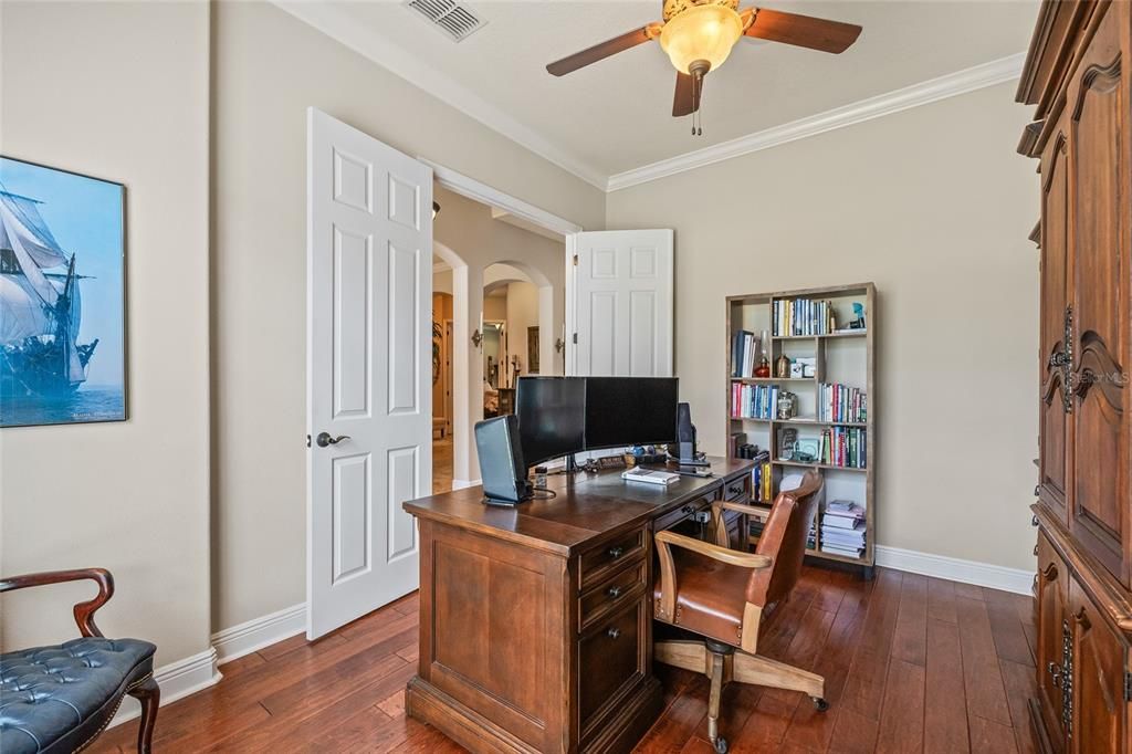 For Sale: $535,000 (4 beds, 2 baths, 3062 Square Feet)