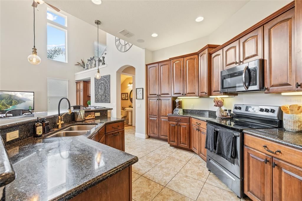 For Sale: $535,000 (4 beds, 2 baths, 3062 Square Feet)