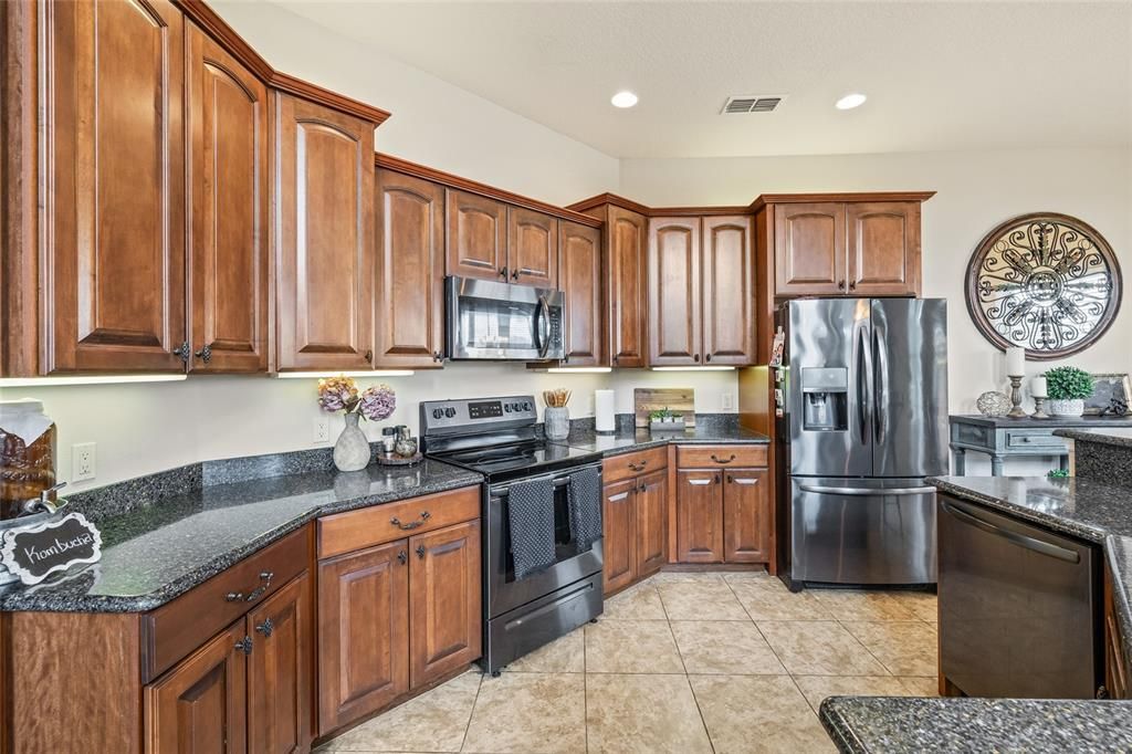 For Sale: $535,000 (4 beds, 2 baths, 3062 Square Feet)