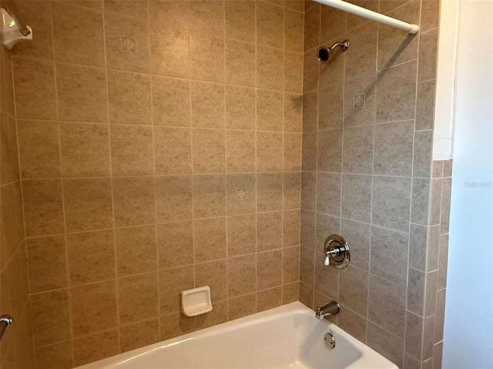 En Renta: $4,295 (3 camas, 2 baños, 1800 Pies cuadrados)