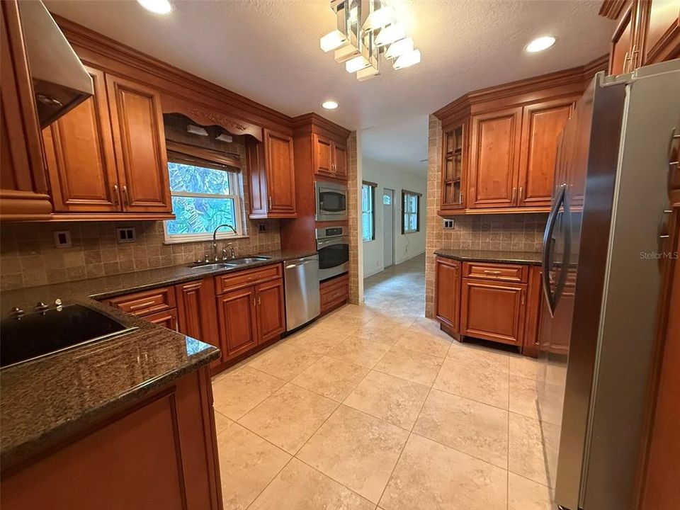 En Renta: $4,295 (3 camas, 2 baños, 1800 Pies cuadrados)