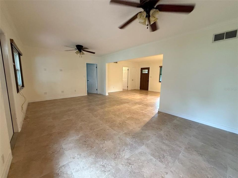 En Renta: $4,295 (3 camas, 2 baños, 1800 Pies cuadrados)