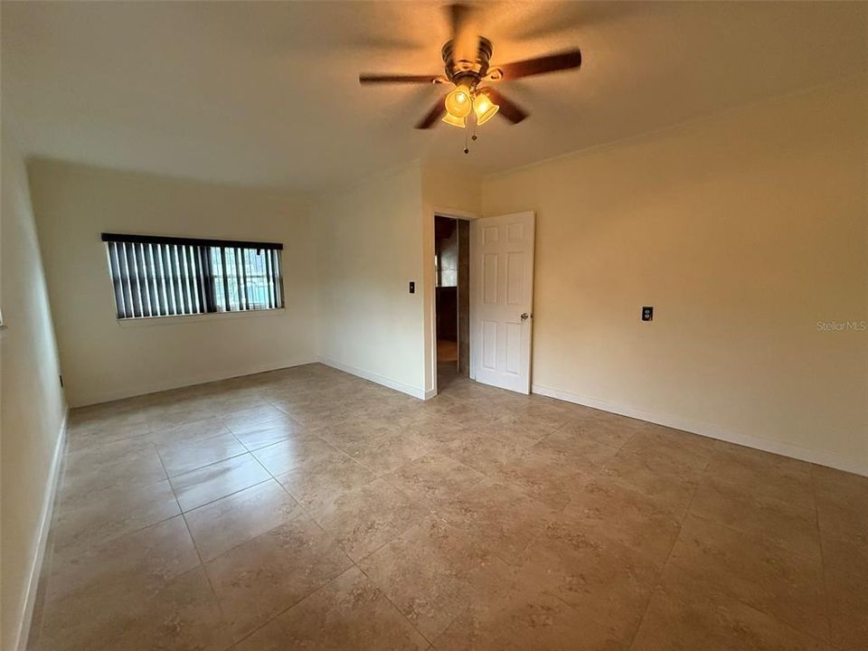 En Renta: $4,295 (3 camas, 2 baños, 1800 Pies cuadrados)