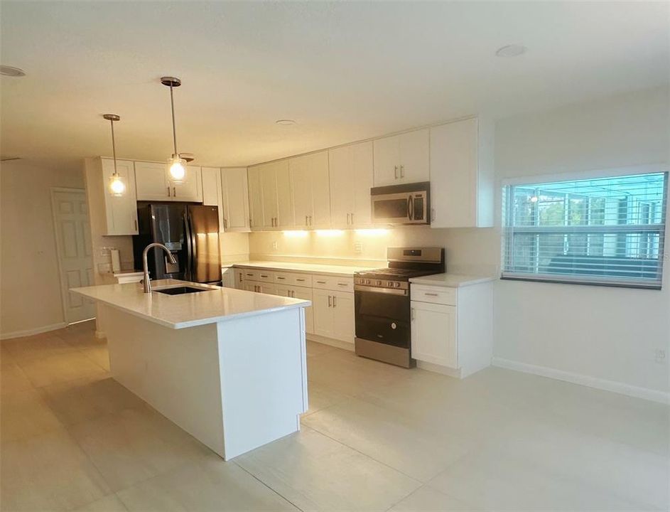 待售: $1,350,000 (5 贝兹, 4 浴室, 2802 平方英尺)