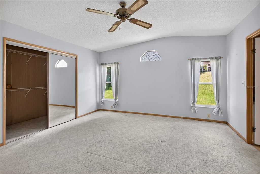 Active With Contract: $159,900 (2 beds, 2 baths, 1682 Square Feet)