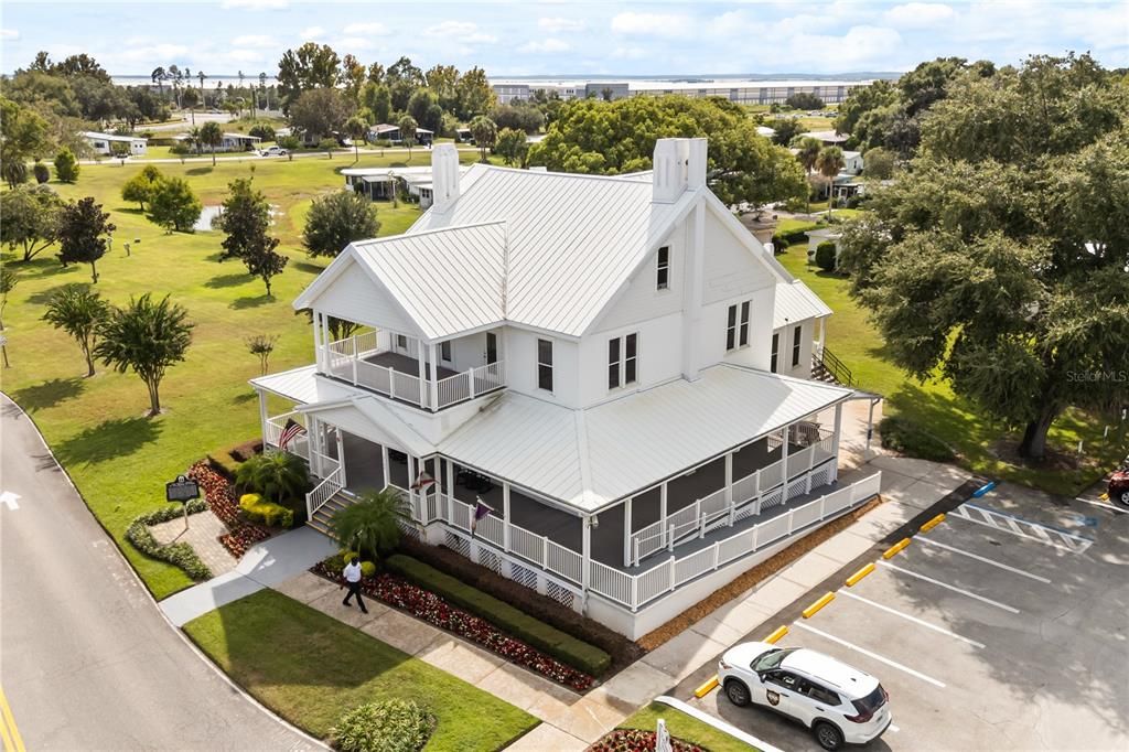 Active With Contract: $159,900 (2 beds, 2 baths, 1682 Square Feet)