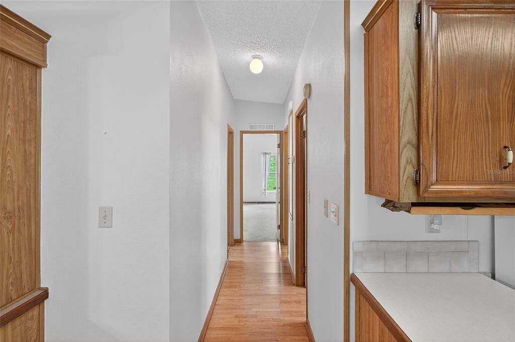 Active With Contract: $159,900 (2 beds, 2 baths, 1682 Square Feet)