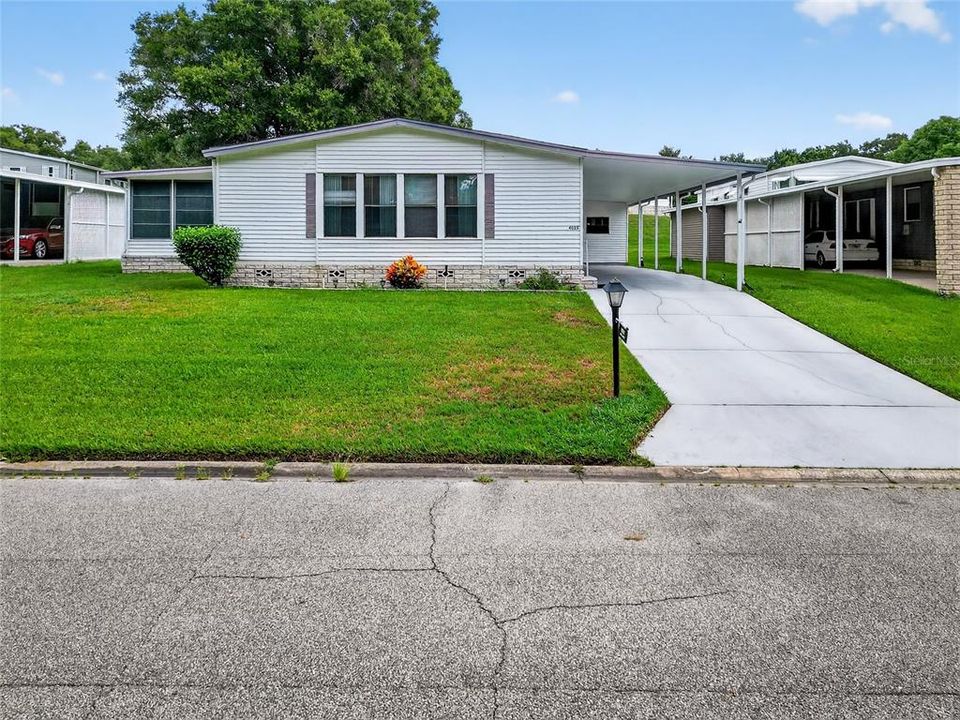 Active With Contract: $159,900 (2 beds, 2 baths, 1682 Square Feet)