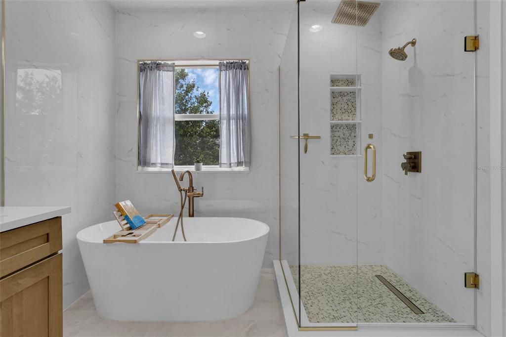 For Sale: $799,999 (4 beds, 3 baths, 2594 Square Feet)