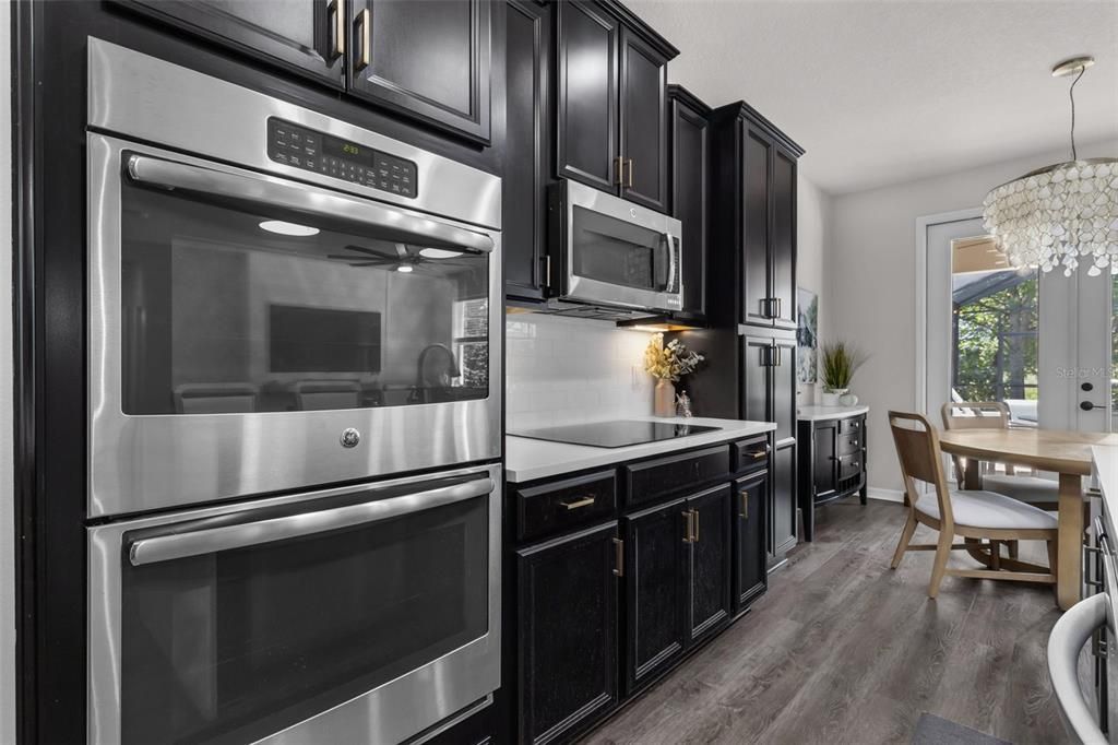 For Sale: $799,999 (4 beds, 3 baths, 2594 Square Feet)