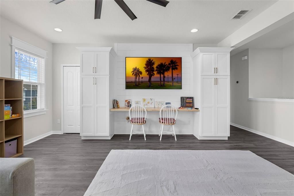 For Sale: $799,999 (4 beds, 3 baths, 2594 Square Feet)