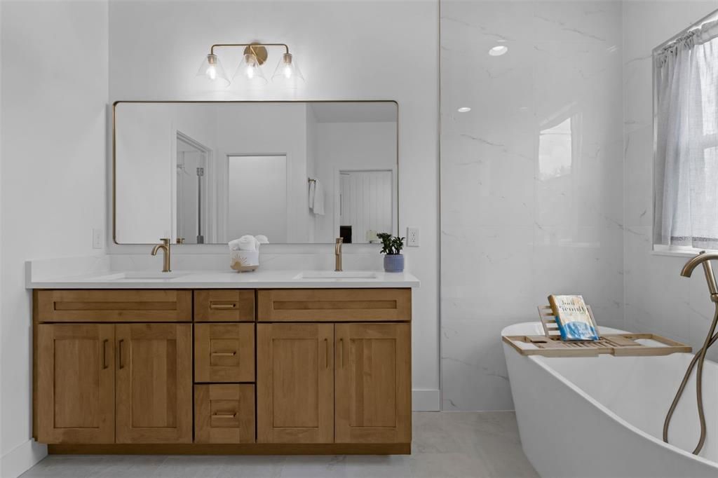 For Sale: $799,999 (4 beds, 3 baths, 2594 Square Feet)