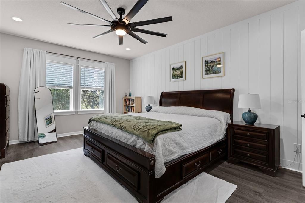 For Sale: $799,999 (4 beds, 3 baths, 2594 Square Feet)