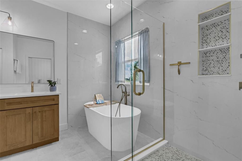 For Sale: $799,999 (4 beds, 3 baths, 2594 Square Feet)