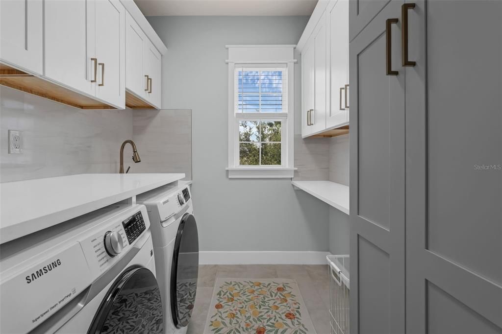 For Sale: $799,999 (4 beds, 3 baths, 2594 Square Feet)