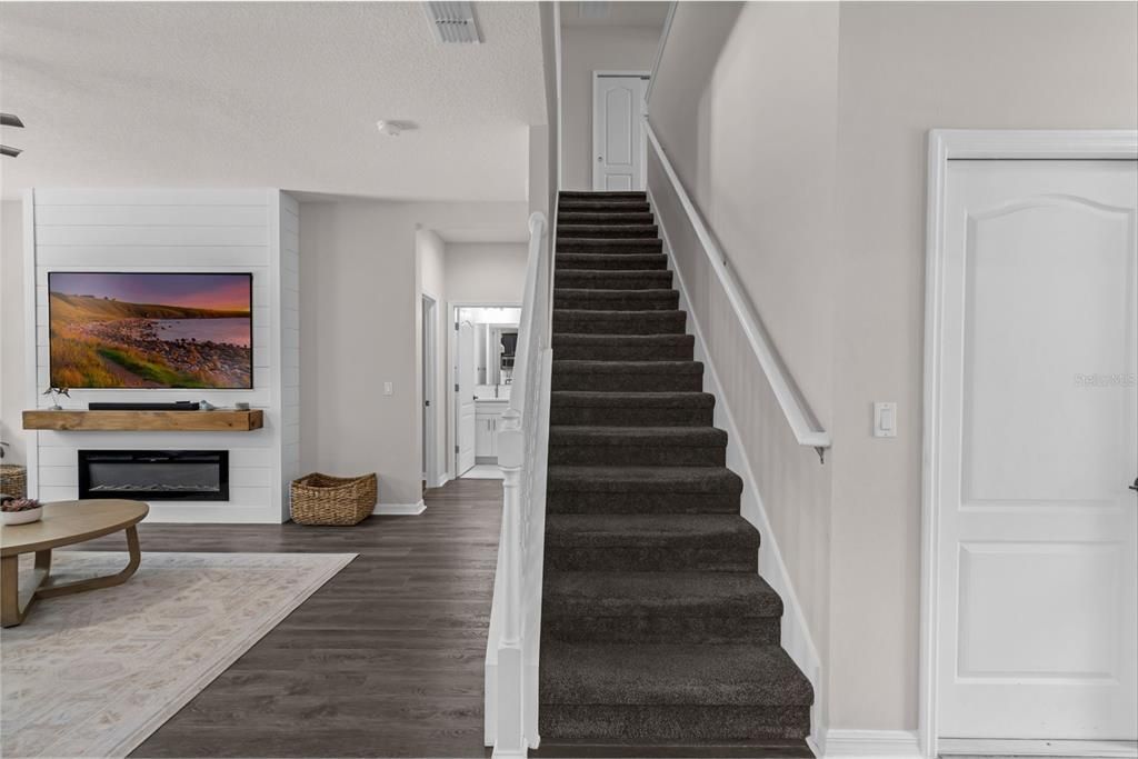 For Sale: $799,999 (4 beds, 3 baths, 2594 Square Feet)