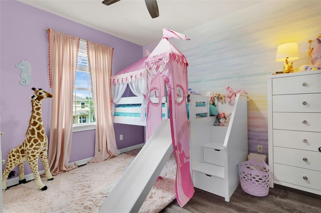 For Sale: $799,999 (4 beds, 3 baths, 2594 Square Feet)