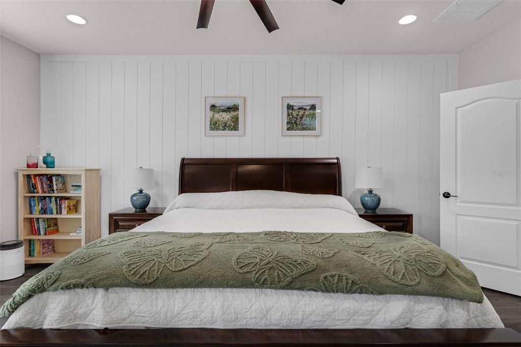 For Sale: $799,999 (4 beds, 3 baths, 2594 Square Feet)